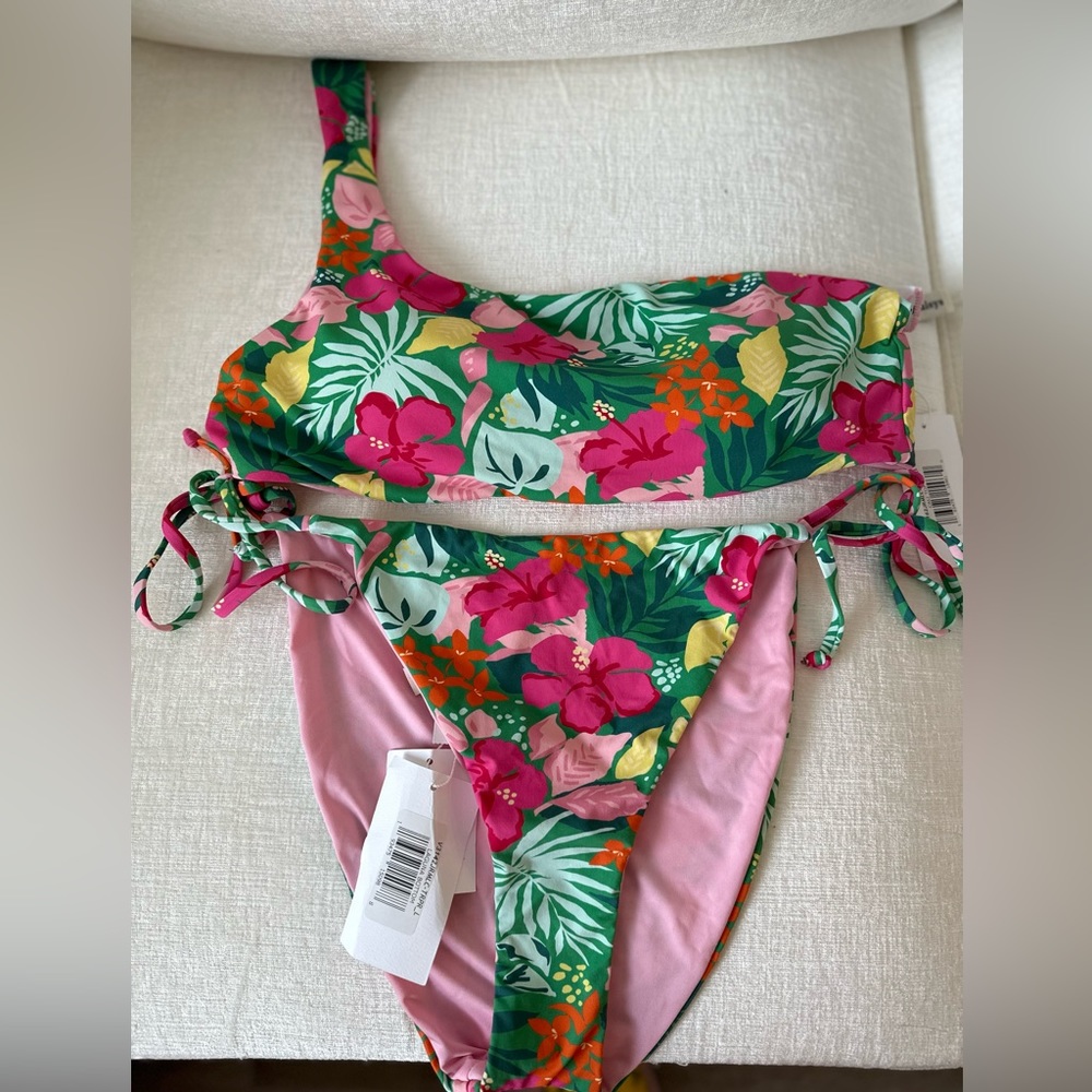 NWT dippin daisys swimsuit bikini set size large cali top, laguna bottom